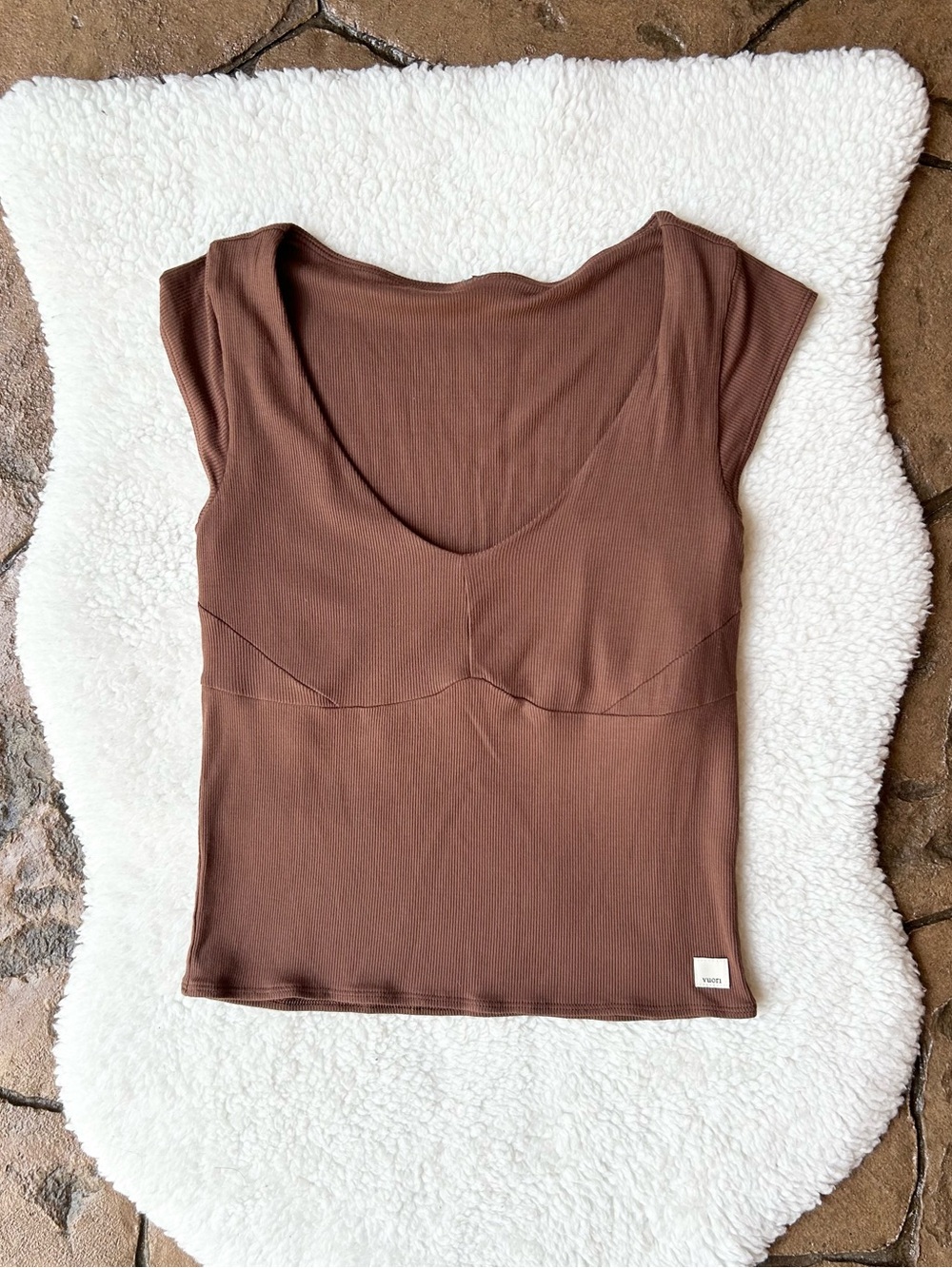 Vuori Women's Scoop Neck Brown Stretch Short Sleeve Top